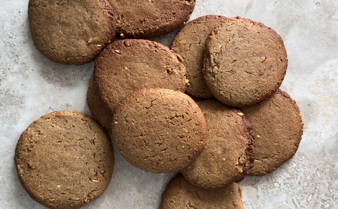 vegan peanut butter cookies made with coconut sugar and 100% natural peanut butter